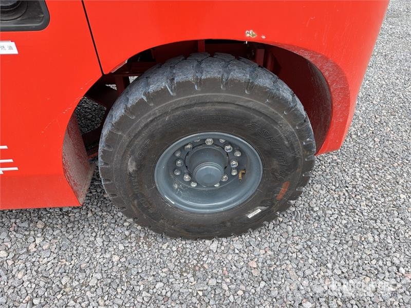 Heli CPC35-Q25K2 7700 lb Pneumatic Tire Montacargas (Si Другие складские механизмы