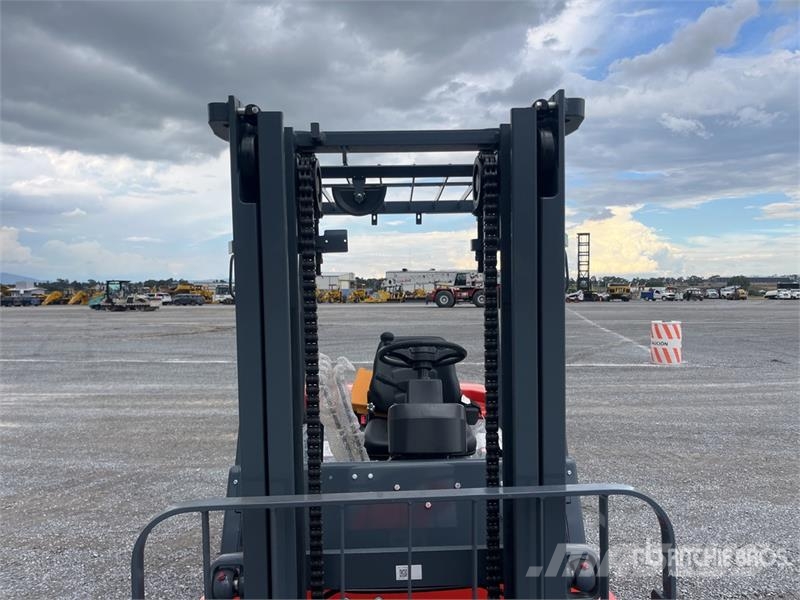 Heli CPC35-Q25K2 7700 lb Pneumatic Tire Montacargas (Si Другие складские механизмы
