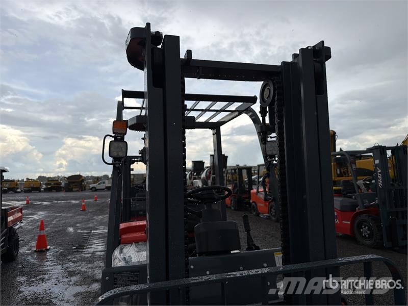 Heli CPC35-Q25K2 7700 lb Pneumatic Tire Montacargas (Si شاحنات ذات رافعات شوكية - أخرى
