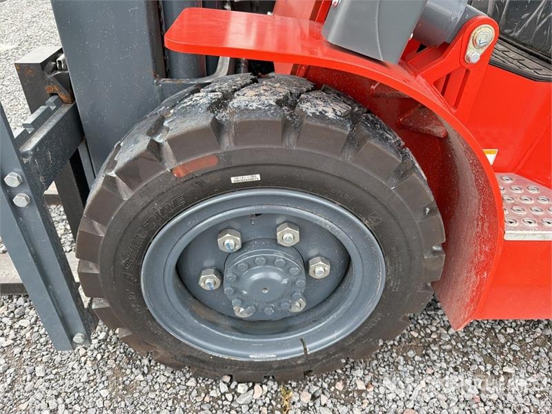 Heli CPC35-Q25K2 7700 lb Pneumatic Tire Montacargas (Si Другие складские механизмы