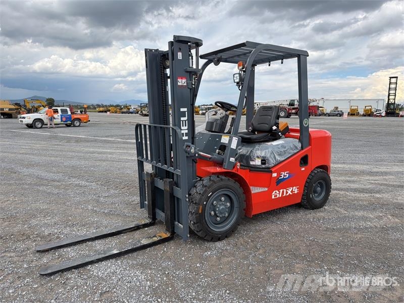 Heli CPC35-Q25K2 7700 lb Pneumatic Tire Montacargas (Si Другие складские механизмы