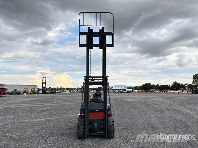 Heli CPC35-Q25K2 7700 lb Pneumatic Tire Montacargas (Si Другие складские механизмы