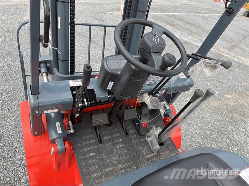 Heli CPC35-Q25K2 7700 lb Pneumatic Tire Montacargas (Si Другие складские механизмы