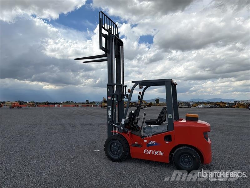 Heli CPC35-Q25K2 7700 lb Pneumatic Tire Montacargas (Si Інше