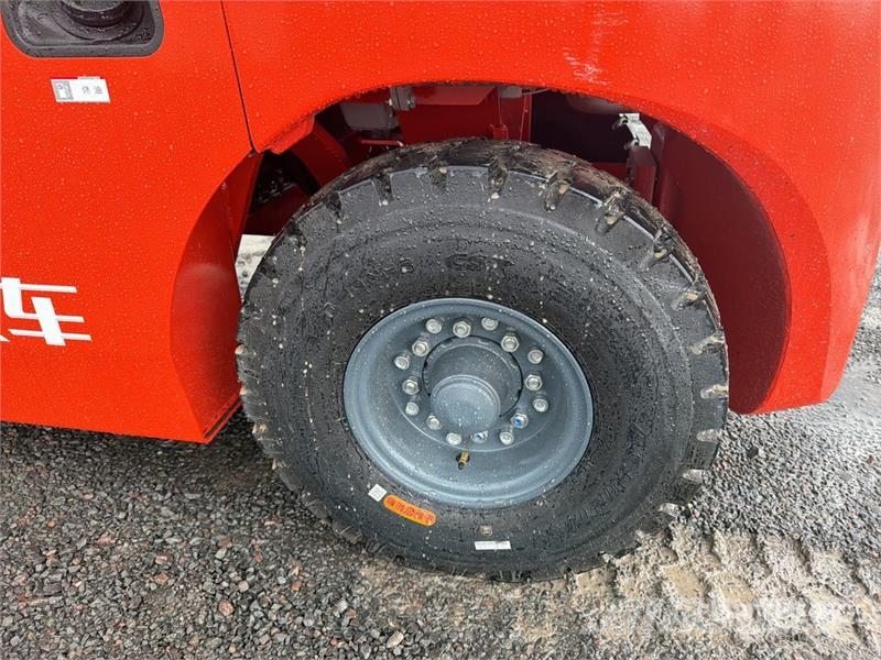 Heli CPC35-Q25K2 7700 lb Pneumatic Tire Montacargas (Si Montacargas - otros