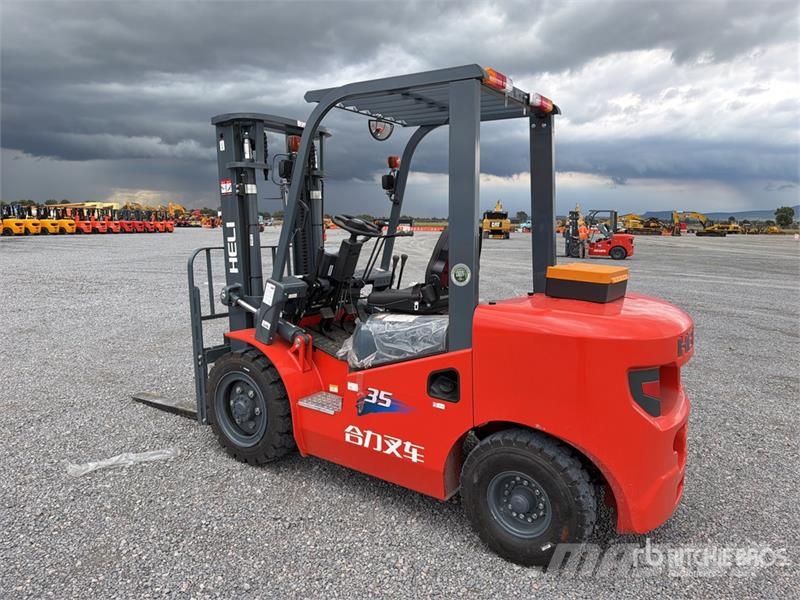 Heli CPC35-Q25K2 7700 lb Pneumatic Tire Montacargas (Si Другие складские механизмы