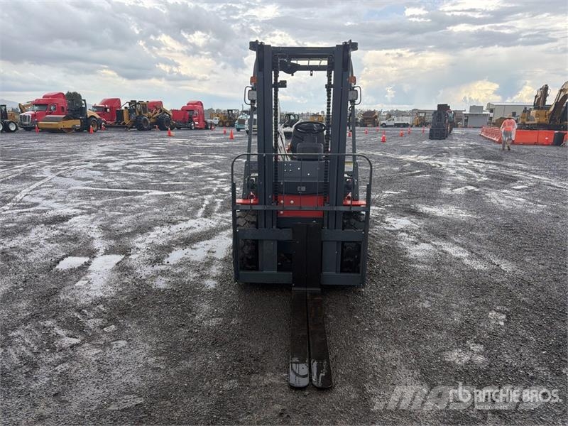 Heli CPC35-Q25K2 7700 lb Pneumatic Tire Montacargas (Si Montacargas - otros