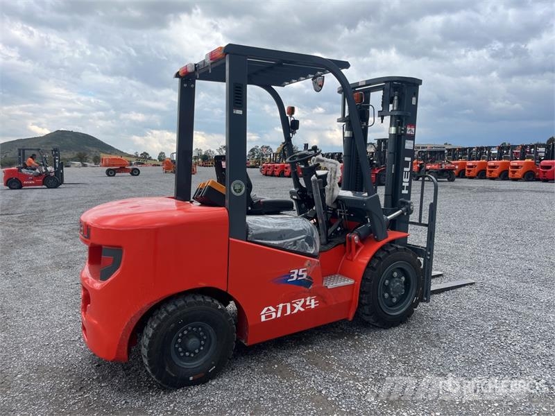 Heli CPC35-Q25K2 7700 lb Pneumatic Tire Montacargas (Si Другие складские механизмы