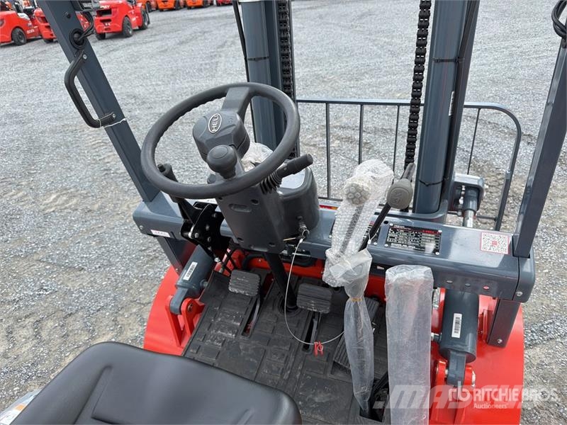 Heli CPC35-Q25K2 7700 lb Pneumatic Tire Montacargas (Si Другие складские механизмы