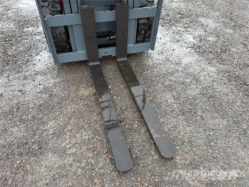 Heli CPC35-Q25K2 7700 lb Pneumatic Tire Montacargas (Si شاحنات ذات رافعات شوكية - أخرى