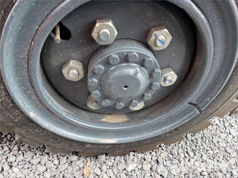 Heli CPC35-Q25K2 7700 lb Pneumatic Tire Montacargas (Si Другие складские механизмы
