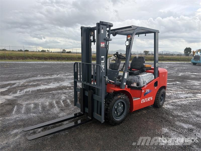 Heli CPC35-Q25K2 7700 lb Pneumatic Tire Montacargas (Si شاحنات ذات رافعات شوكية - أخرى
