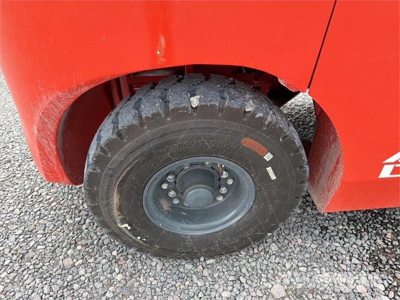 Heli CPC35-Q25K2 7700 lb Pneumatic Tire Montacargas (Si Другие складские механизмы