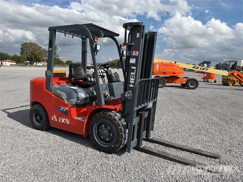 Heli CPC35-Q25K2 7700 lb Pneumatic Tire Montacargas (Si Другие складские механизмы