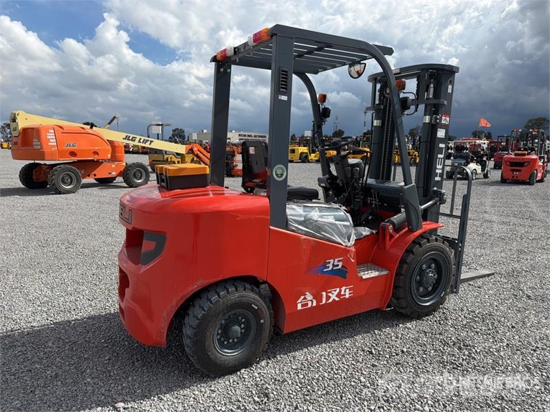 Heli CPC35-Q25K2 7700 lb Pneumatic Tire Montacargas (Si Другие складские механизмы