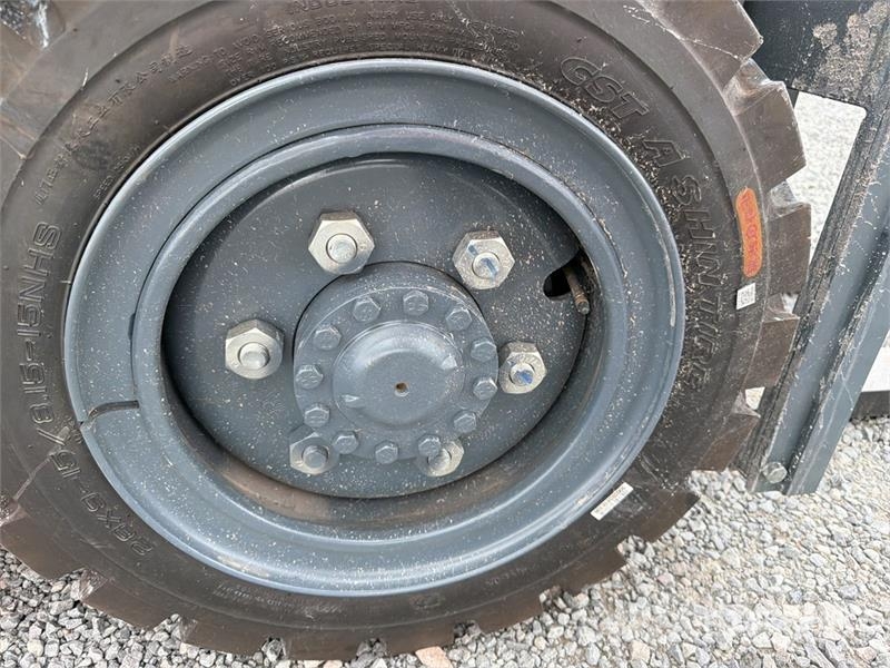 Heli CPC35-Q25K2 7700 lb Pneumatic Tire Montacargas (Si Інше