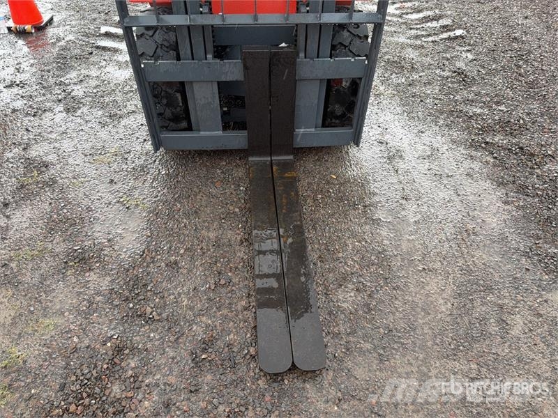 Heli CPC35-Q25K2 7700 lb Pneumatic Tire Montacargas (Si Montacargas - otros