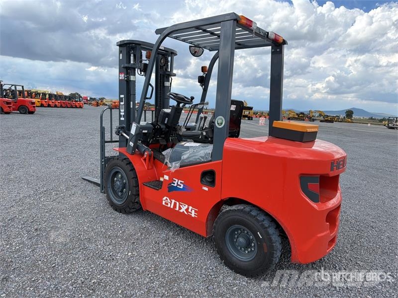Heli CPC35-Q25K2 7700 lb Pneumatic Tire Montacargas (Si Інше