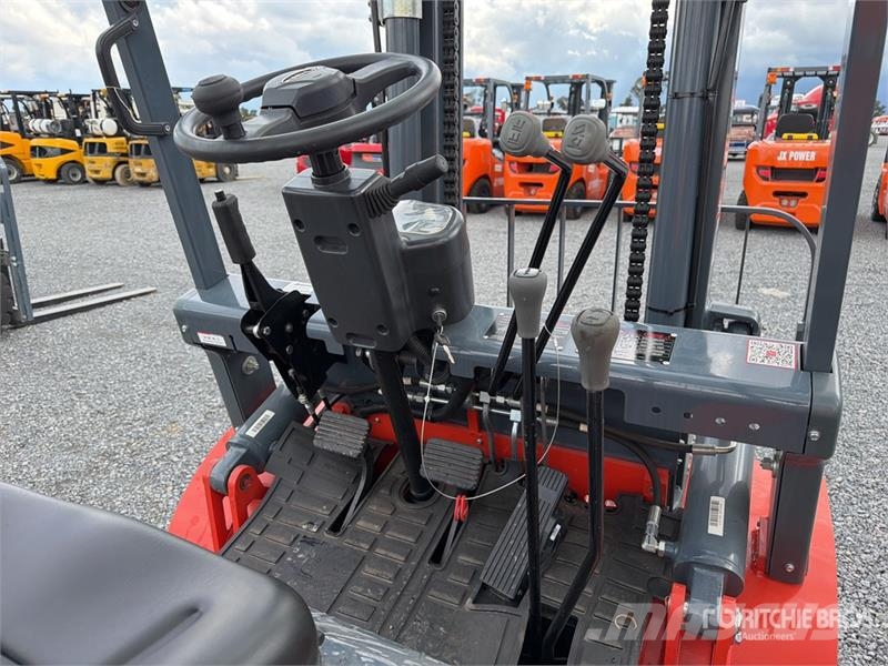 Heli CPC35-Q25K2 7700 lb Pneumatic Tire Montacargas (Si Другие складские механизмы