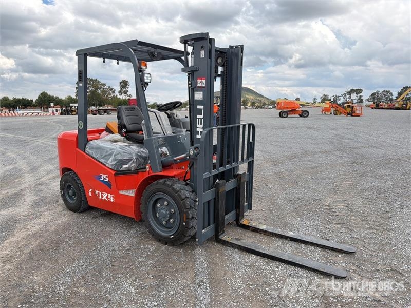 Heli CPC35-Q25K2 7700 lb Pneumatic Tire Montacargas (Si Другие складские механизмы