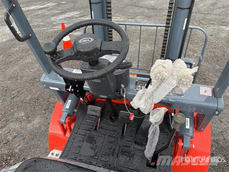 Heli CPC35-Q25K2 7700 lb Pneumatic Tire Montacargas (Si شاحنات ذات رافعات شوكية - أخرى
