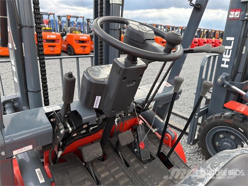 Heli CPC35-Q25K2 7700 lb Pneumatic Tire Montacargas (Si Другие складские механизмы