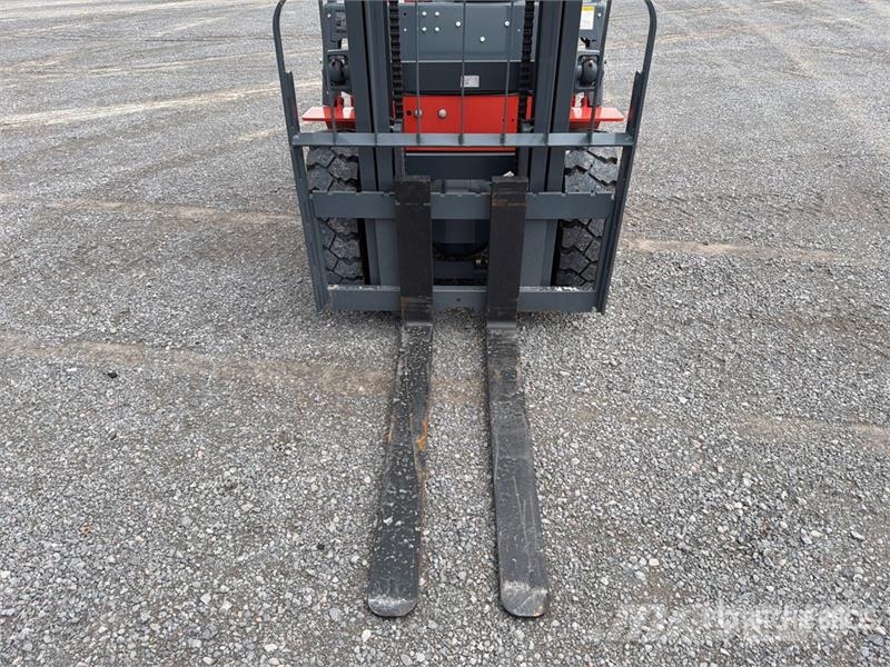 Heli CPC35-Q25K2 7700 lb Pneumatic Tire Montacargas (Si Другие складские механизмы