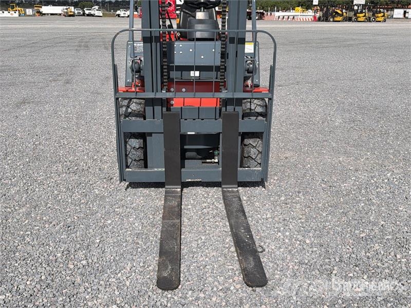 Heli CPC35-Q25K2 7700 lb Pneumatic Tire Montacargas (Si Другие складские механизмы
