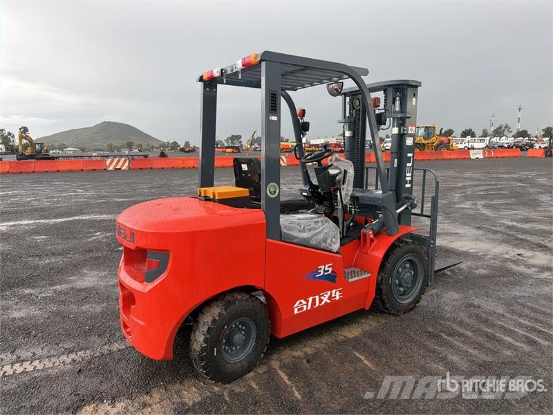 Heli CPC35-Q25K2 7700 lb Pneumatic Tire Montacargas (Si شاحنات ذات رافعات شوكية - أخرى