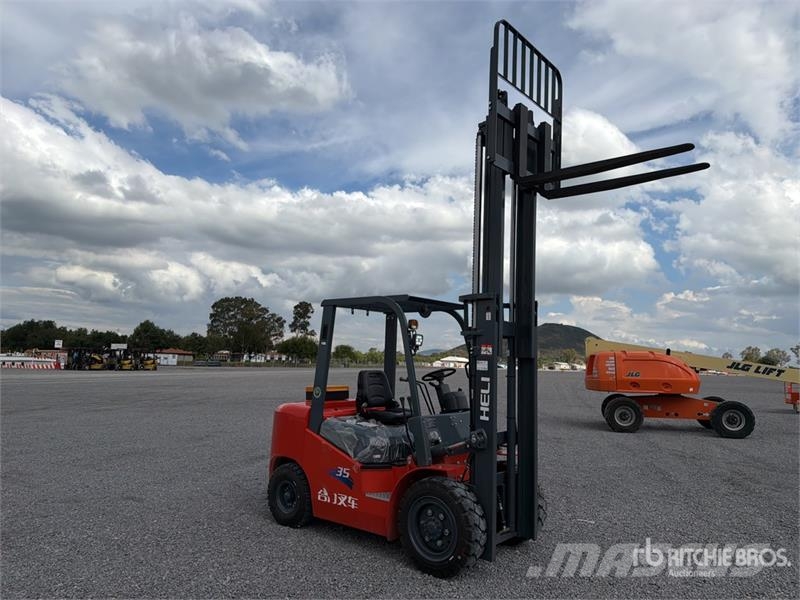 Heli CPC35-Q25K2 7700 lb Pneumatic Tire Montacargas (Si Другие складские механизмы