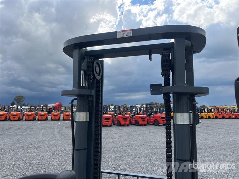Heli CPC35-Q25K2 7700 lb Pneumatic Tire Montacargas (Si Інше