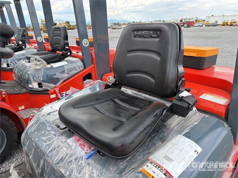 Heli CPC35-Q25K2 7700 lb Pneumatic Tire Montacargas (Si Другие складские механизмы