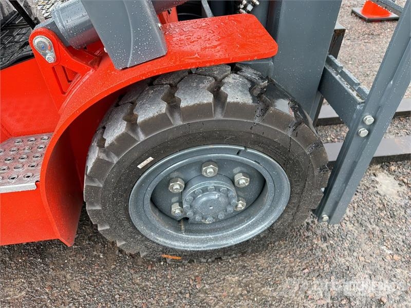 Heli CPC35-Q25K2 7700 lb Pneumatic Tire Montacargas (Si شاحنات ذات رافعات شوكية - أخرى