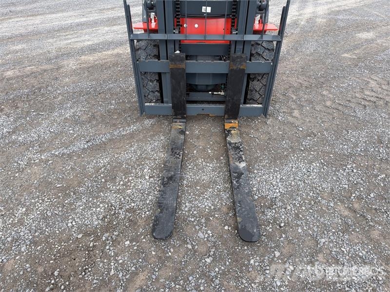 Heli CPC35-Q25K2 7700 lb Pneumatic Tire Montacargas (Si Другие складские механизмы