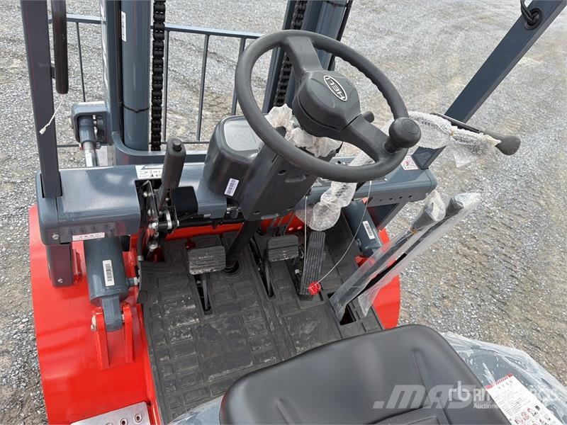 Heli CPC35-Q25K2 7700 lb Pneumatic Tire Montacargas (Si Другие складские механизмы