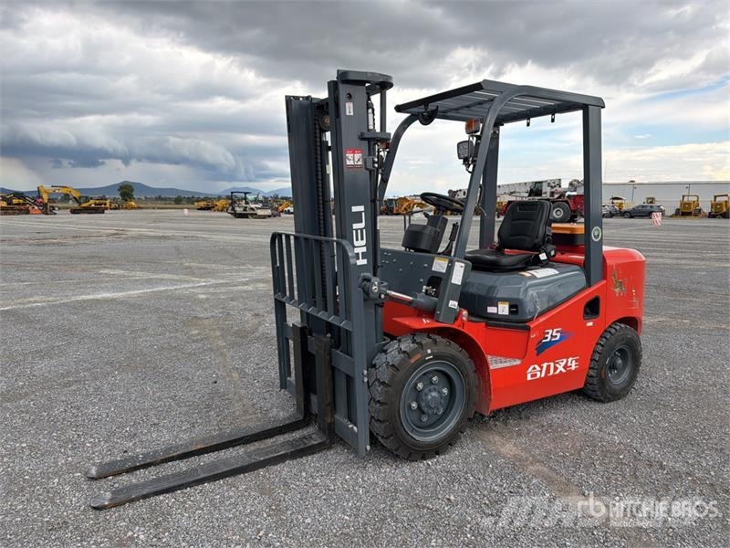 Heli CPC35-Q25K2 7700 lb Pneumatic Tire Montacargas (Si Другие складские механизмы