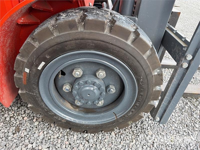 Heli CPC35-Q25K2 7700 lb Pneumatic Tire Montacargas (Si Другие складские механизмы