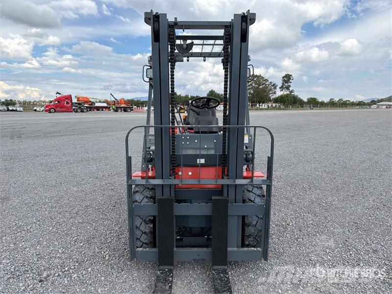 Heli CPC35-Q25K2 7700 lb Pneumatic Tire Montacargas (Si Інше