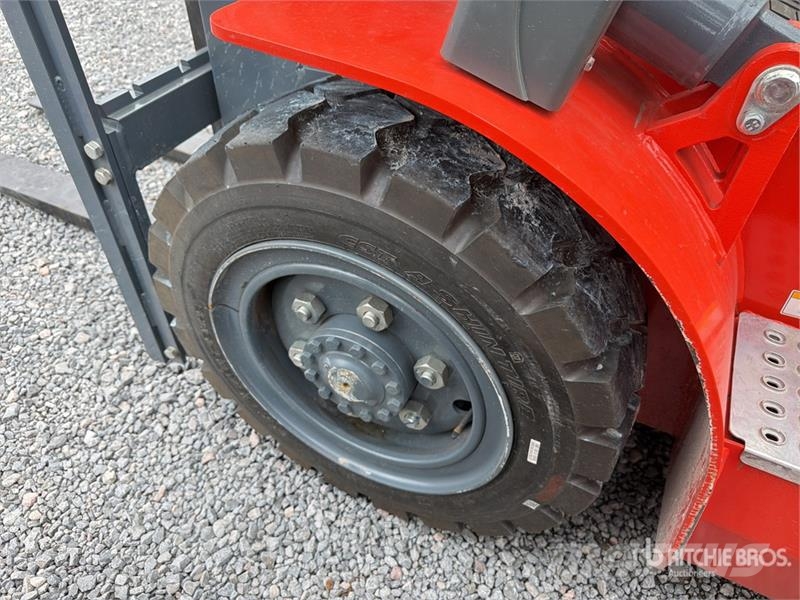 Heli CPC35-XC30K2 7700 lb Pneumatic Tire Montacargas (S Інше