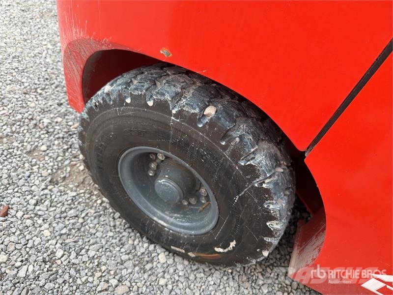 Heli CPC35-XC30K2 7700 lb Pneumatic Tire Montacargas (S Інше