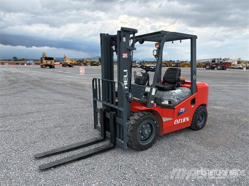 Heli CPC35-XC30K2 7700 lb Pneumatic Tire Montacargas (S Інше