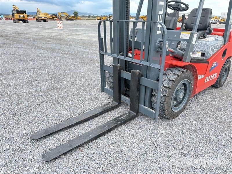 Heli CPC35-XC30K2 7700 lb Pneumatic Tire Montacargas (S Інше