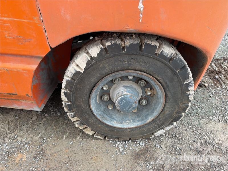 Heli CPCD40-M4K2 8800 lb Montacargas / Forklift Targoncák-Egyéb