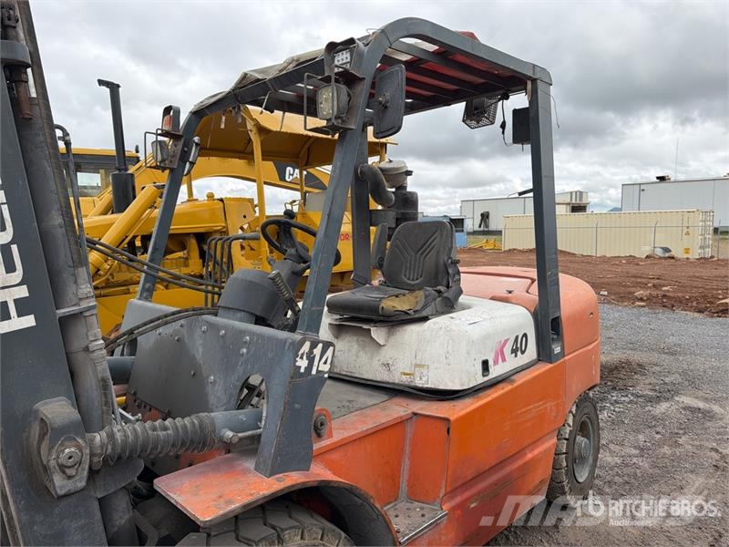 Heli CPCD40-M4K2 8800 lb Montacargas / Forklift Targoncák-Egyéb