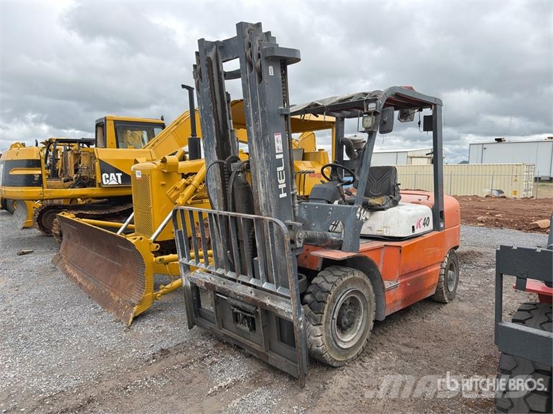 Heli CPCD40-M4K2 8800 lb Montacargas / Forklift Targoncák-Egyéb