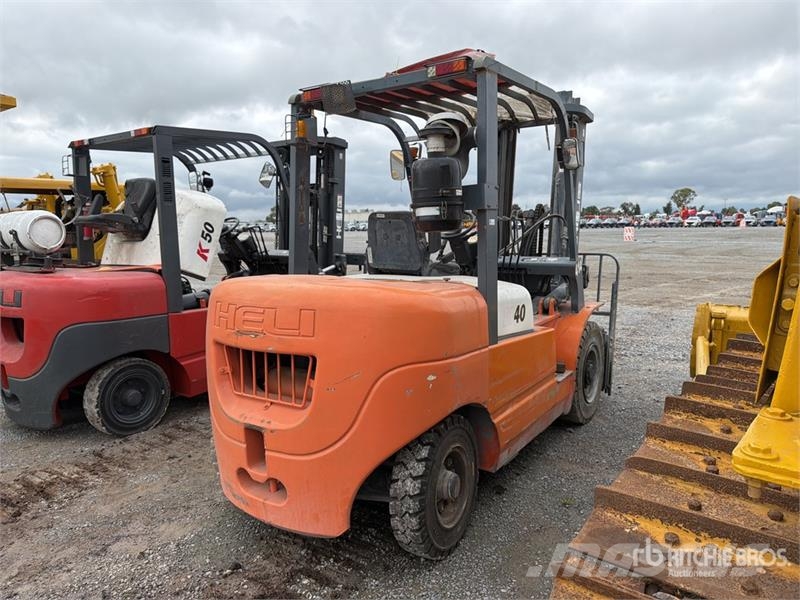Heli CPCD40-M4K2 8800 lb Montacargas / Forklift Targoncák-Egyéb