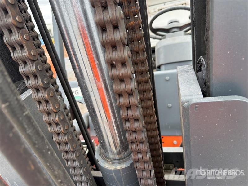 Heli CPYD50-KU2K2 11000 lb Pneumatic Tire Montacargas / Другие складские механизмы