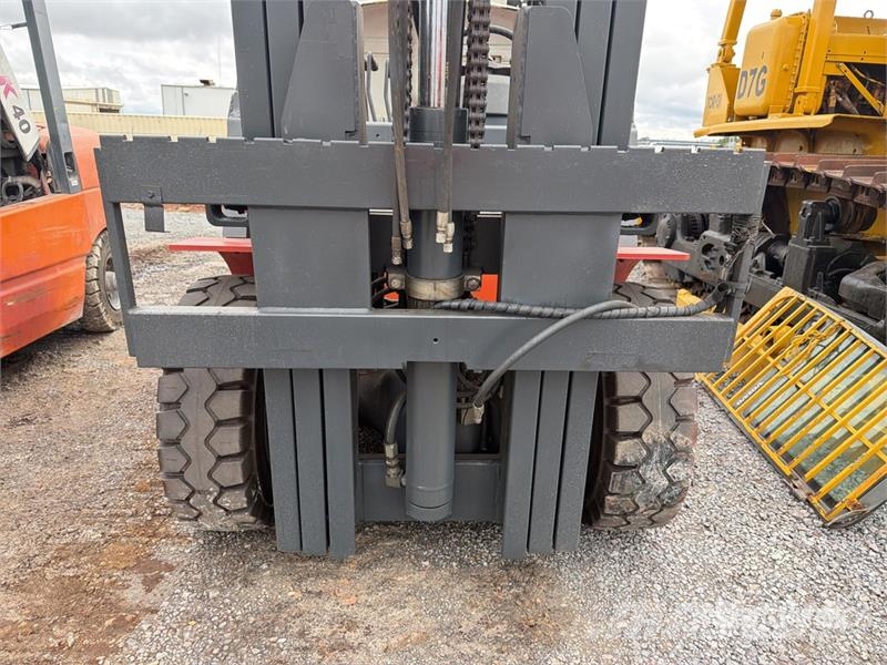 Heli CPYD50-KU2K2 11000 lb Pneumatic Tire Montacargas / Другие складские механизмы