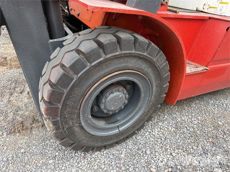 Heli CPYD50-KU2K2 11000 lb Pneumatic Tire Montacargas / Другие складские механизмы