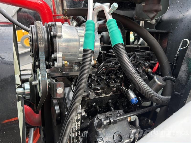 HEXL 420X Super Retro 4x4 Retroexcavadora (Sin Usa Retrocargadoras